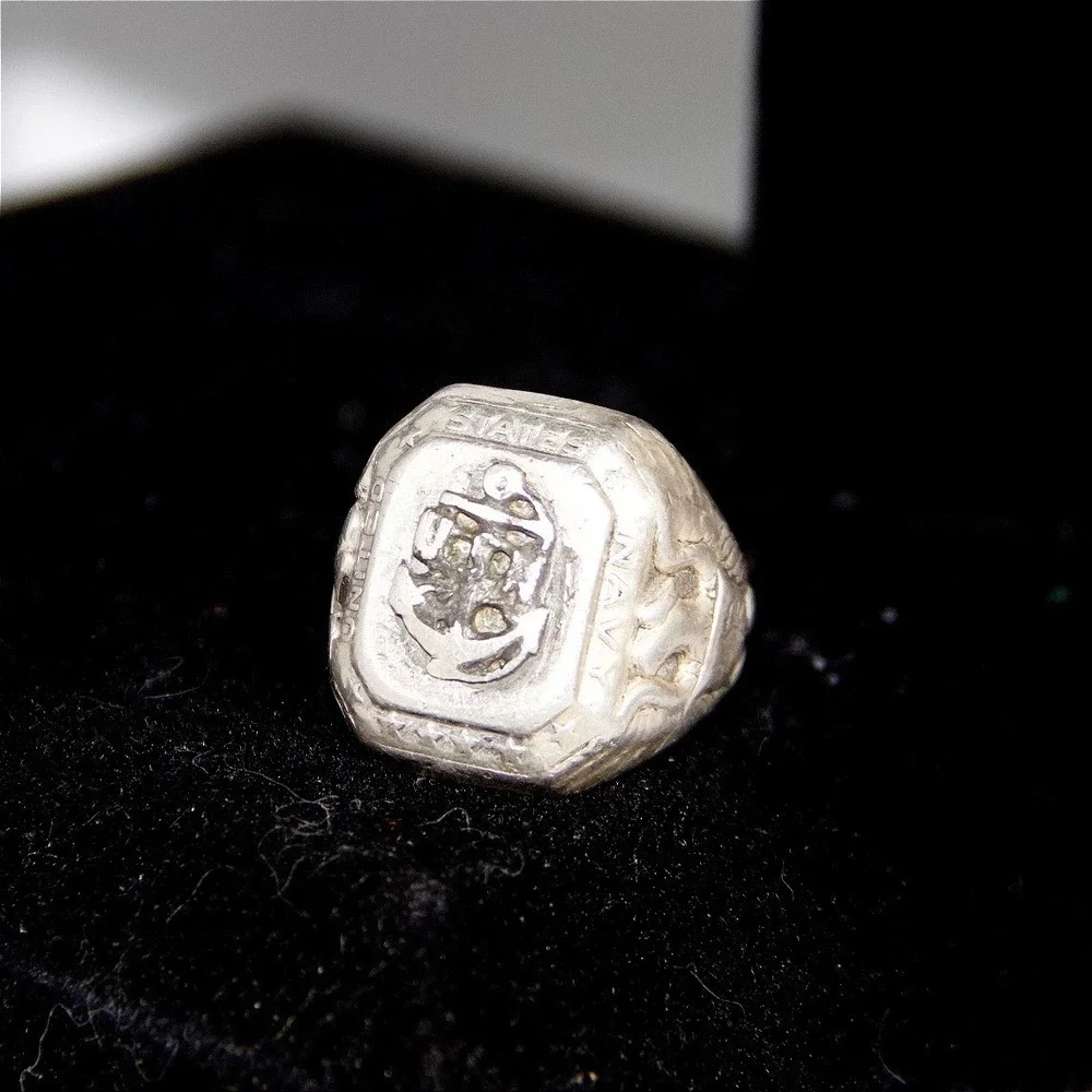 Vintage‎ USN United States Navy Sterling Silver Class Ring Signet Eagle Size 8